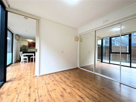 10/668 Bourke Street - Photo 4