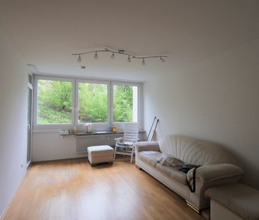 Helle 2-Zimmerwohnung mit Schwimmbad und Blick ins Grüne! - Photo 1