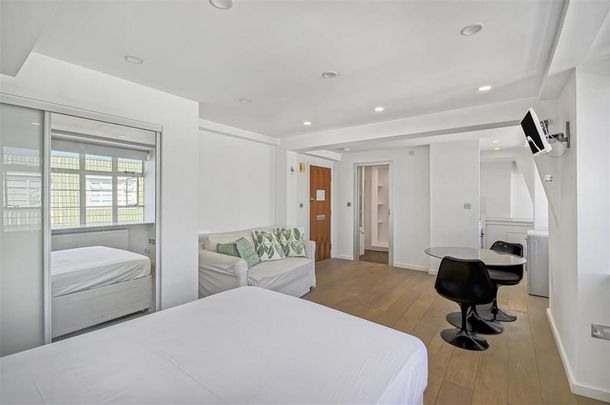 Studio to rent - Photo 1