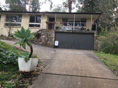 Family Home in Upwey - Photo 3