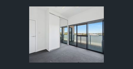 Low-Maintenance Living in a Convenient Location! - Photo 4