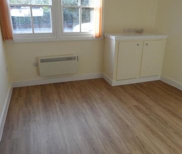 1 bedroom ground floor flat to rent - Photo 6