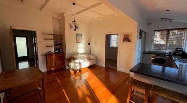 Royal Oak, 3 bedrooms - Photo 1