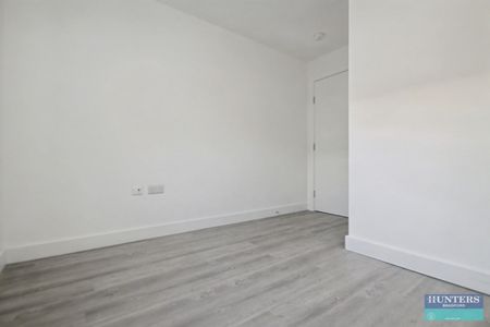 1 bedroom Flat To Let - Photo 4