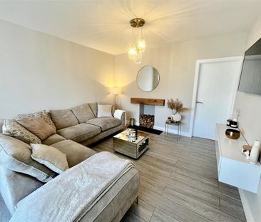 2 bedroom semi-detached house to rent - Photo 3