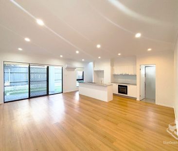 Sleek, Low-Maintenance Living in the Heart of Parkinson - Photo 2