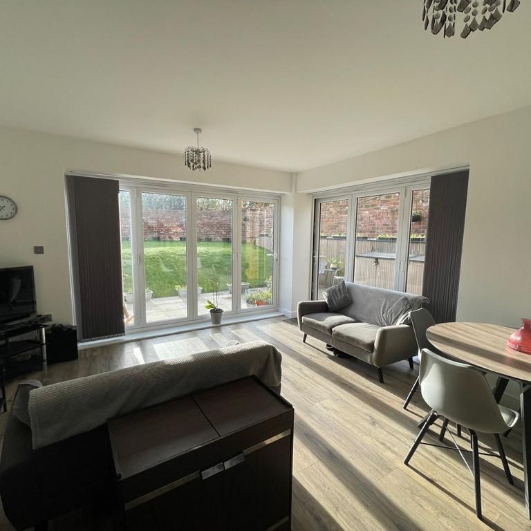 2 bedroom flat to rent - Photo 1
