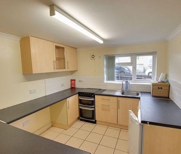 2 bedroom terraced house to rent - Photo 5