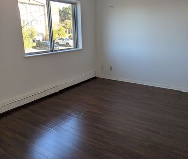 For Lease - 41 Huron Heights Drive Unit# #6, Newmarket, Ontario - Photo 4