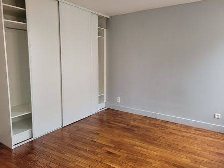 Location Appartement 3 pièces 77m² - Photo 2