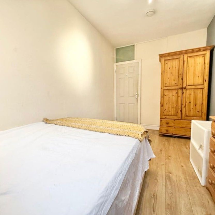 Room in a Shared House, Llandovery House, E14 - Photo 1