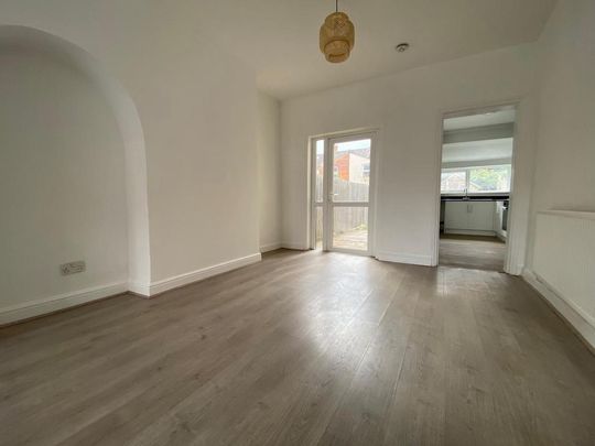 2 bedroom terraced house to rent - Photo 1