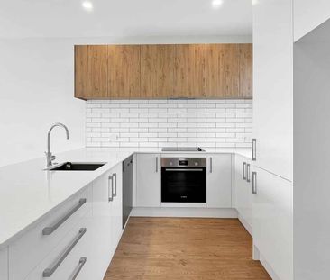 SHIRLEY - 2 STOREY, 3 BEDROOM, 2 HEATPUMPS, SINGLE INTERNAL ACCESS ... - Photo 3