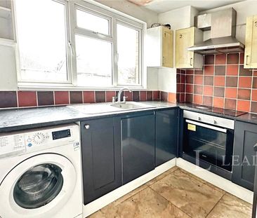 5 bedroom house to rent Brendon Avenue, Luton, Bedfordshire, LU2 - Photo 2