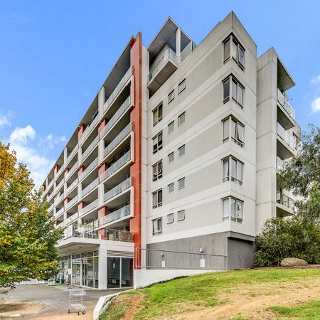 Modern Living in the heart of Belconnen - Photo 4