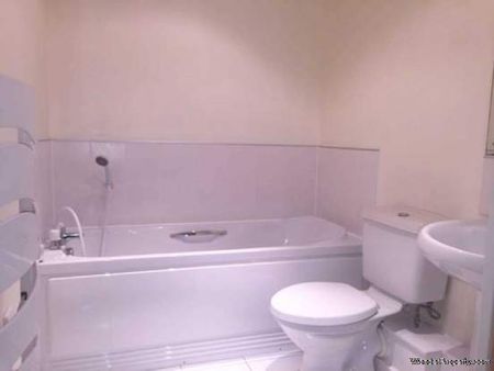 2 bedroom property to rent in London - Photo 2