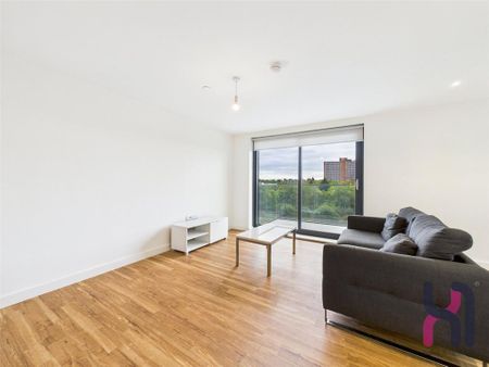 2 bedroom flat to rent - Photo 2