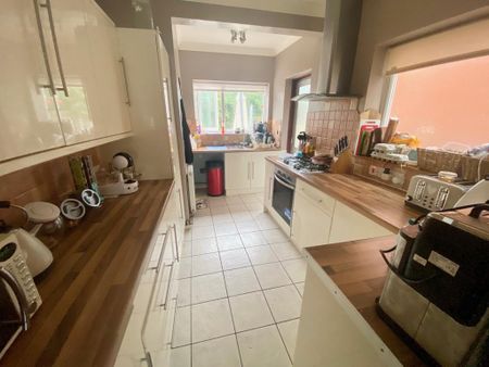 3 bedroom detached house to rent - Photo 3