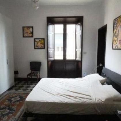 Colosseo-FAO: 150mq. Spacious 3 Bedroom, large entrance, separate dining, double living room. Quiet, sunny, balcony, near metro. Ref 357 - Photo 5