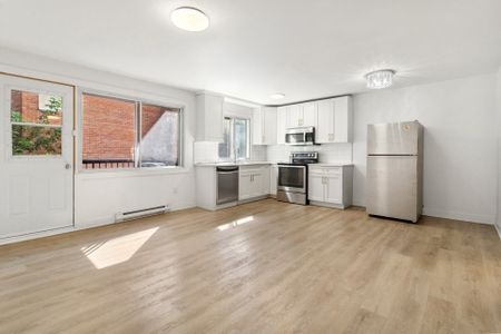 7220 Av. De Chateaubriand, #23 - Photo 3