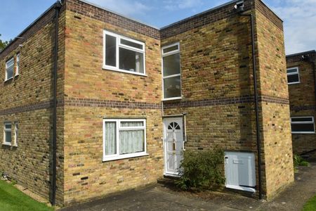 Hambleton, Burfield Road, Old Windsor,SL4 - Photo 5