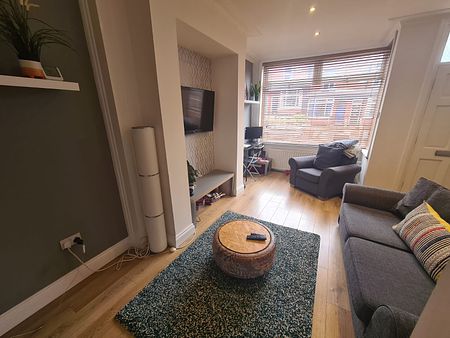 2 Bed - 35 Elsham Terrace, Burley, Leeds - LS4 2RB - Student/Professional - Photo 5