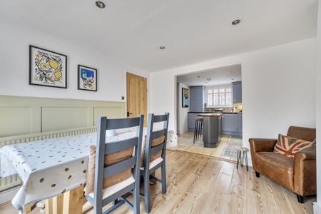 3 bedroom terraced house to rent - Photo 5