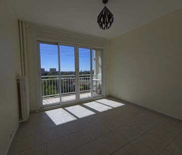 Location Appartement 3 pièces 53m² MARSEILLE 11ème - Photo 3