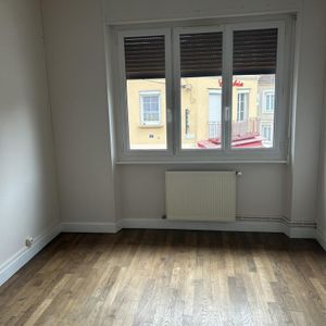 Location Appartement 2 pièces 44m² LE CREUSOT 71200 - Photo 2