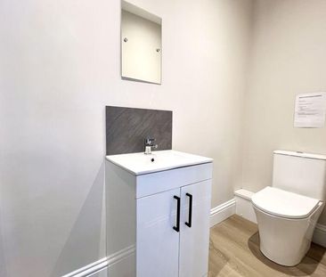 1 bedroom in a house share to rent - Photo 6