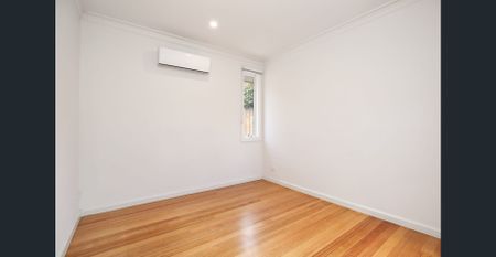 Stunningly renovated home in a pivotal location - Photo 4