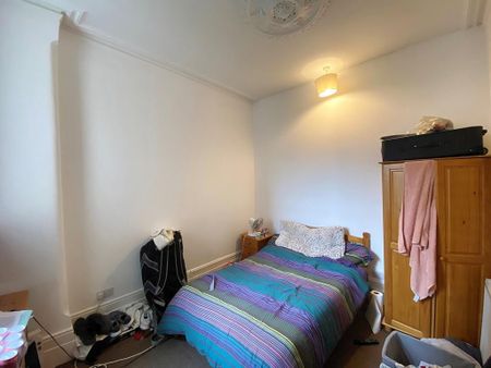 8 bedroom terraced house to rent - Photo 4