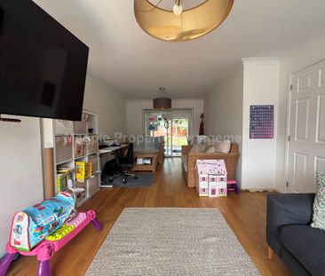 Price £1,595 pcm - Available 18/07/2026 - Unfurnished - Photo 2