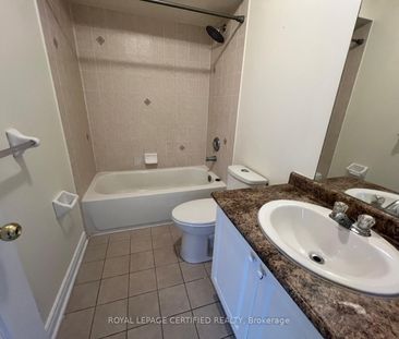 For Lease - 426 Orange Walk Crescent, Mississauga, Ontario - Photo 5