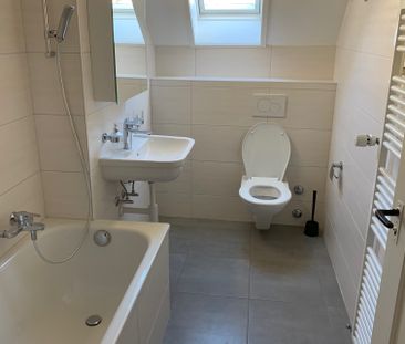 APPARTEMENT PROCHE DE TOUTES LES COMMODITES AVEC VUE SUR LE LAC - Photo 5