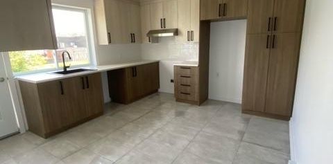 4 1/2 ENTIÈREMENT RÉNOVÉ - PRÈS DU VIEUX - Photo 2