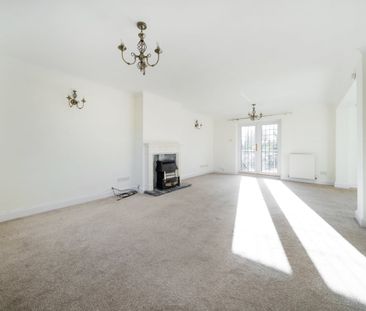 4 bedroom detached house to rent - Photo 2