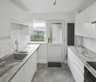 3 bedroom terraced house to rent - Photo 2