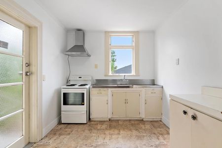 Charming Duplex - Photo 4