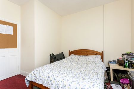 3 bedroom house to rent Heidelberg Road, Southsea, PO4 - Photo 3