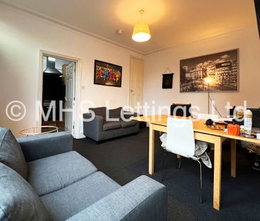 3 Bedroom Mid Terraced House for rent in Beechwood View - Photo 2