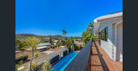 Elevated Living with Stunning Whitsunday Views - Photo 2