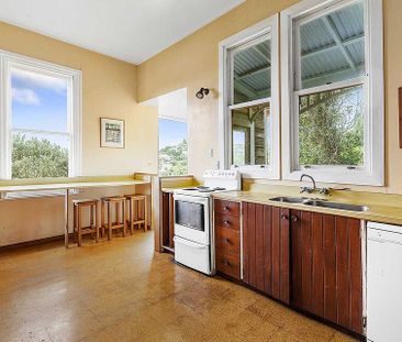 Walk to city with fantastic seaview - Photo 2