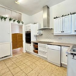 Lyndhurst Avenue, Cliftonville, Margate, CT9 2PS, Kent - Photo 2