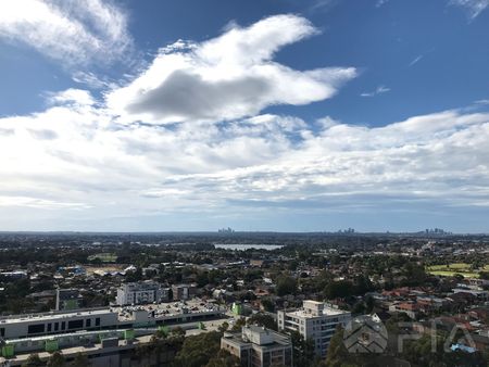 As new one bedroom apartment located in heart of Buwood - Gorgeous Harbour Bridge & City view - Photo 4