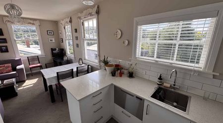 CHARMING TWO BEDROOM HOME - both furnished and unfurnished options available: - Photo 3