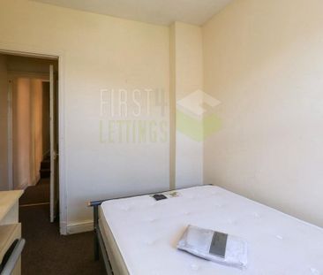 4 bedroom terraced house to rent - Photo 6