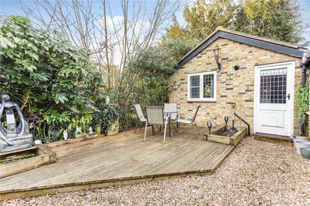 Castle Way, Feltham, TW13 7QQ - Photo 3