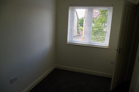 3 bedroom detached house to rent - Photo 2