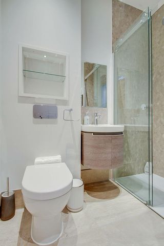 Pembridge Road, Notting Hill, Kensington and Chelsea, London, W11 - Photo 2